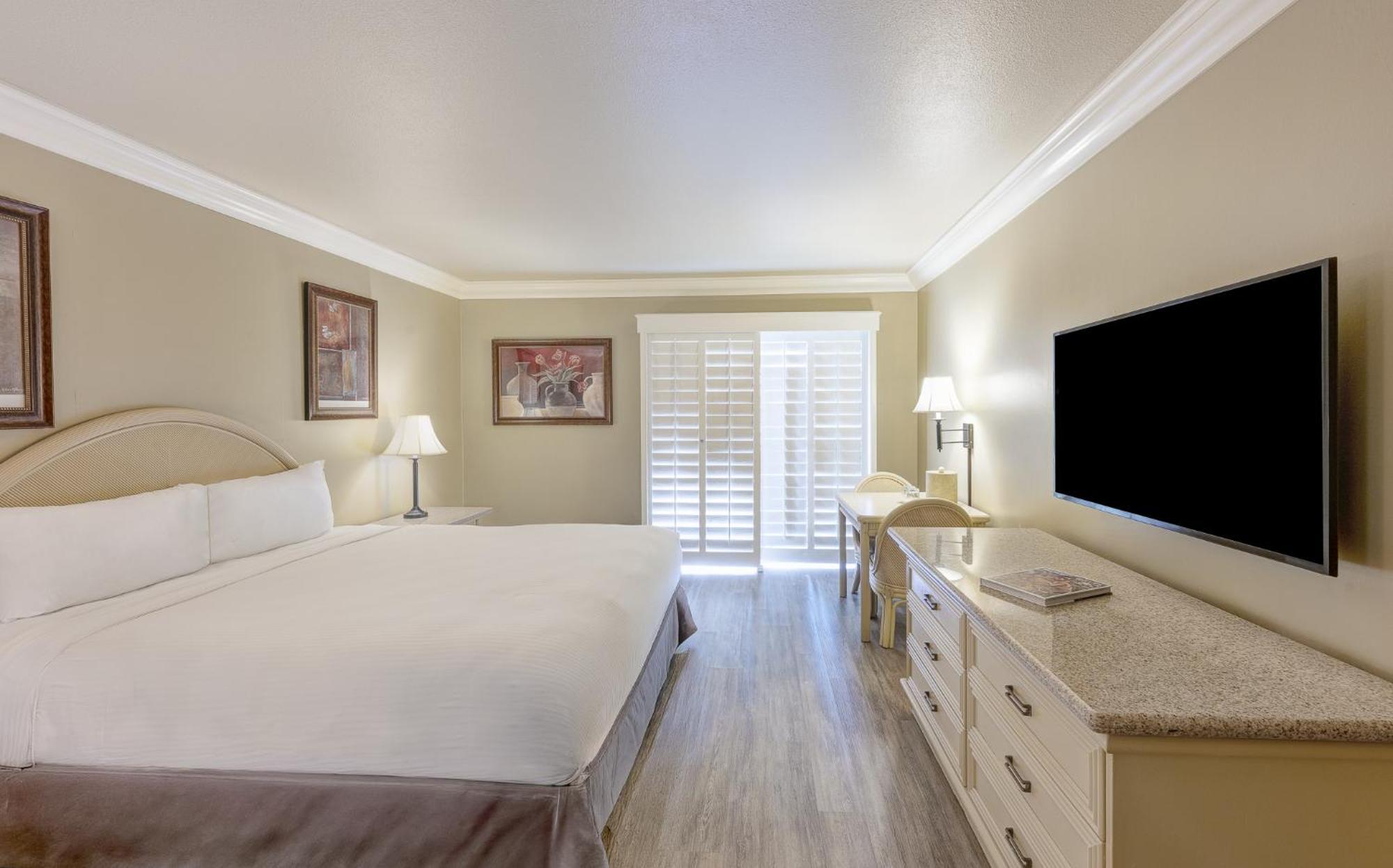 Habitación Estándar con cama extragrande y vistas